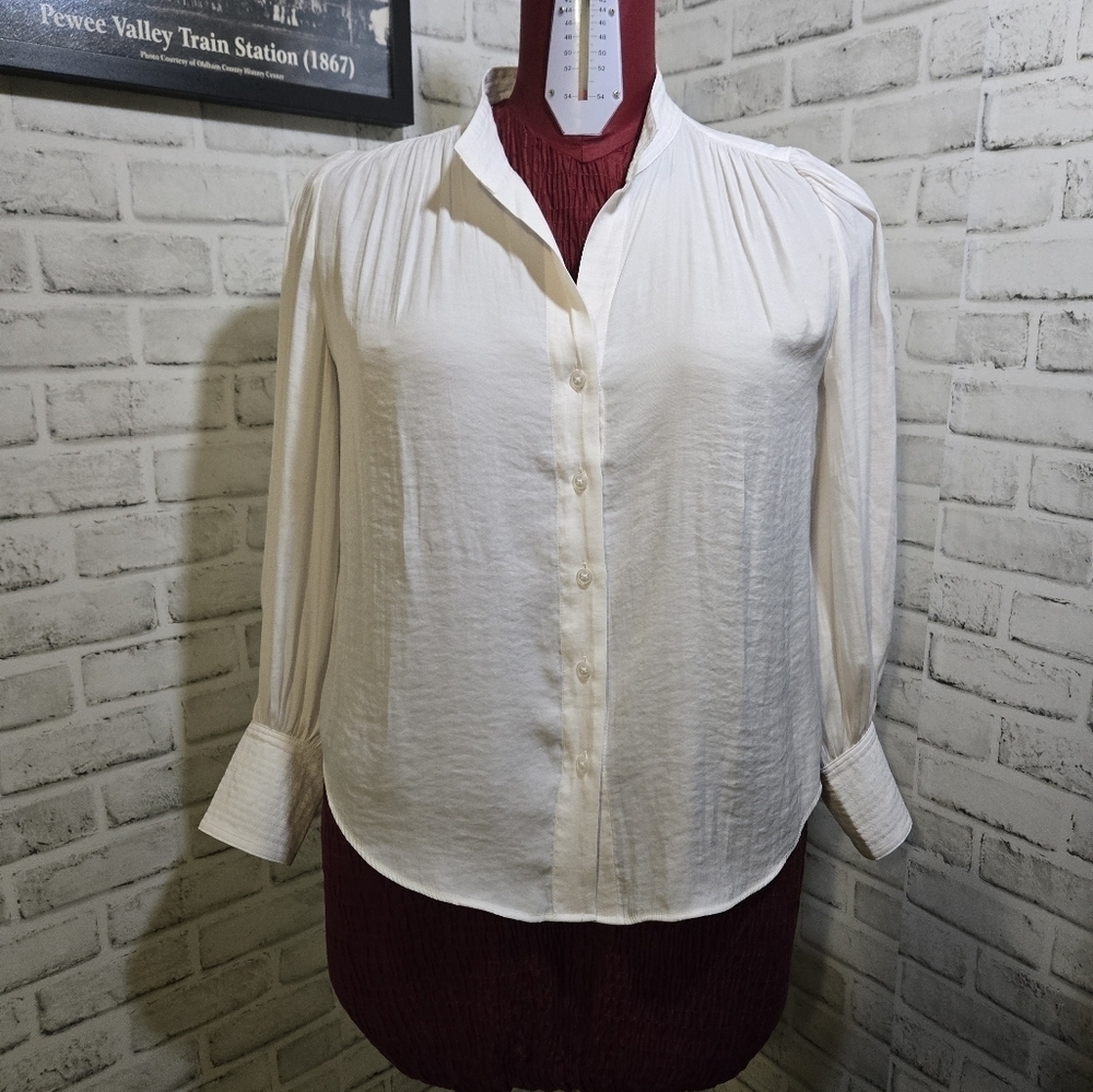 Banana Republic Silk/Linen Blouse. Cream Sz S.